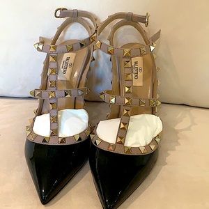 Valentino Garavani Rockstud T-strap Pump